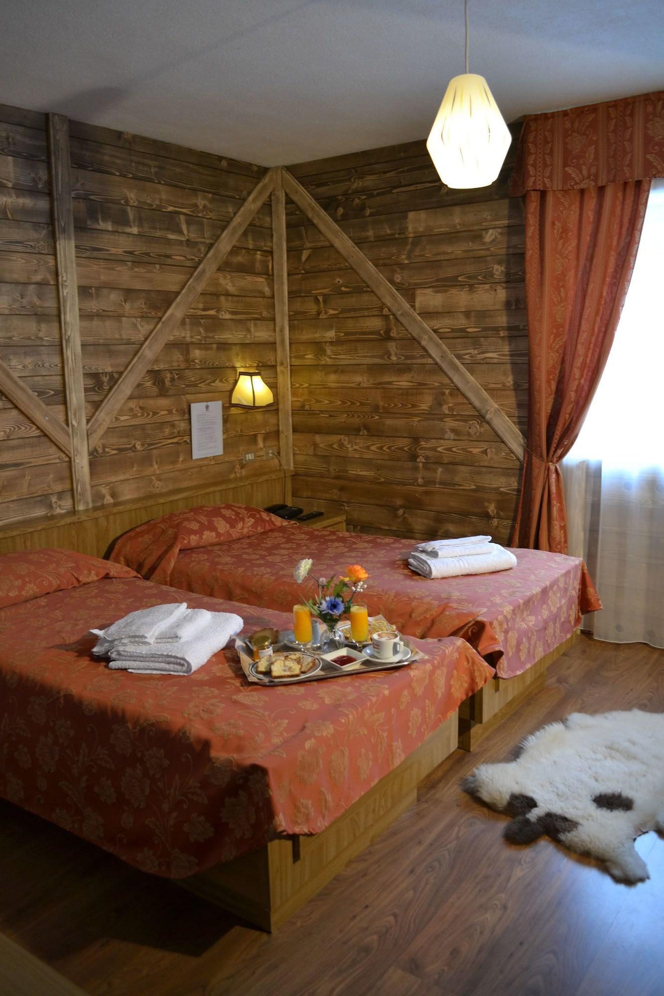 Hotel Rododendro Val Di Fassa Campitello di Fassa Ngoại thất bức ảnh