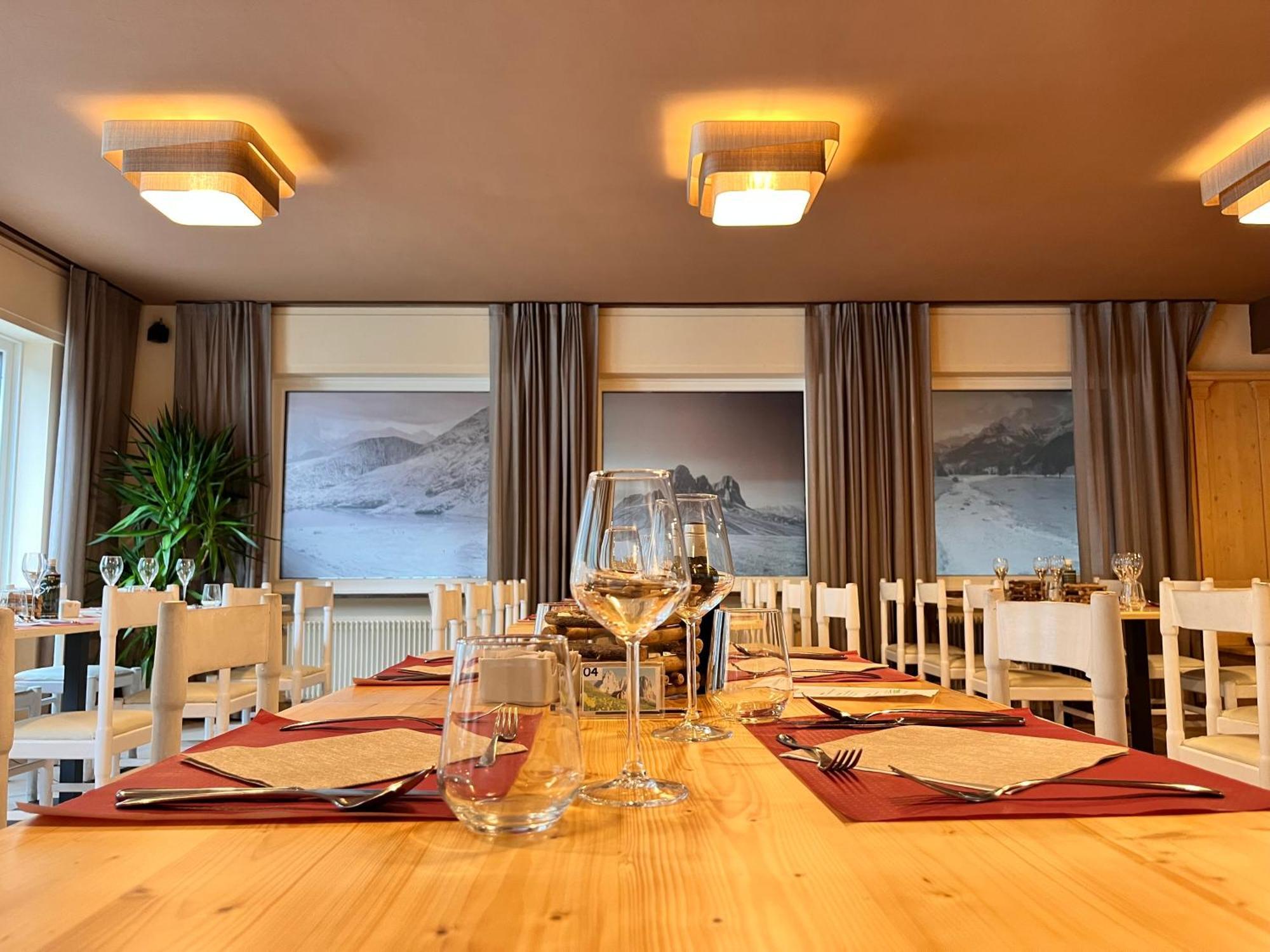 Hotel Rododendro Val Di Fassa Campitello di Fassa Ngoại thất bức ảnh